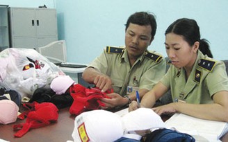 Kiểm nghiệm áo ngực có “chất lạ”